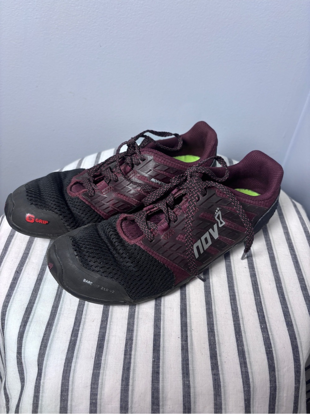 Inov-8 Bare-XF 210 V2 minimalist cross-training shoes women’s 7.5 Men 6